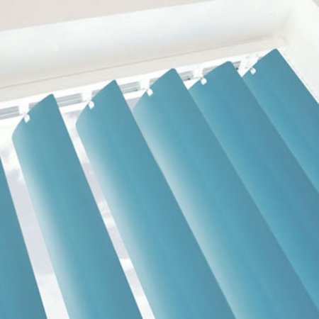 Жалюзи вертикальные пластиковые голубого цвета