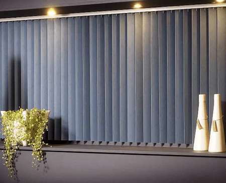 Вертикальные пластиковые жалюзи серые